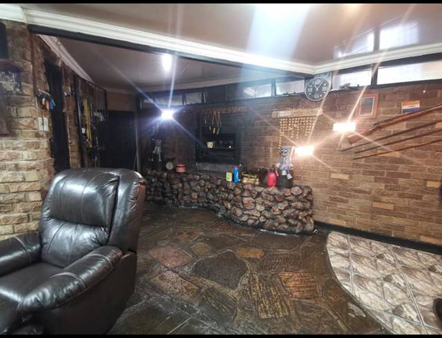 3 BEDROOM HOUSE FOR SALE IN SASOLBURG EXT 4